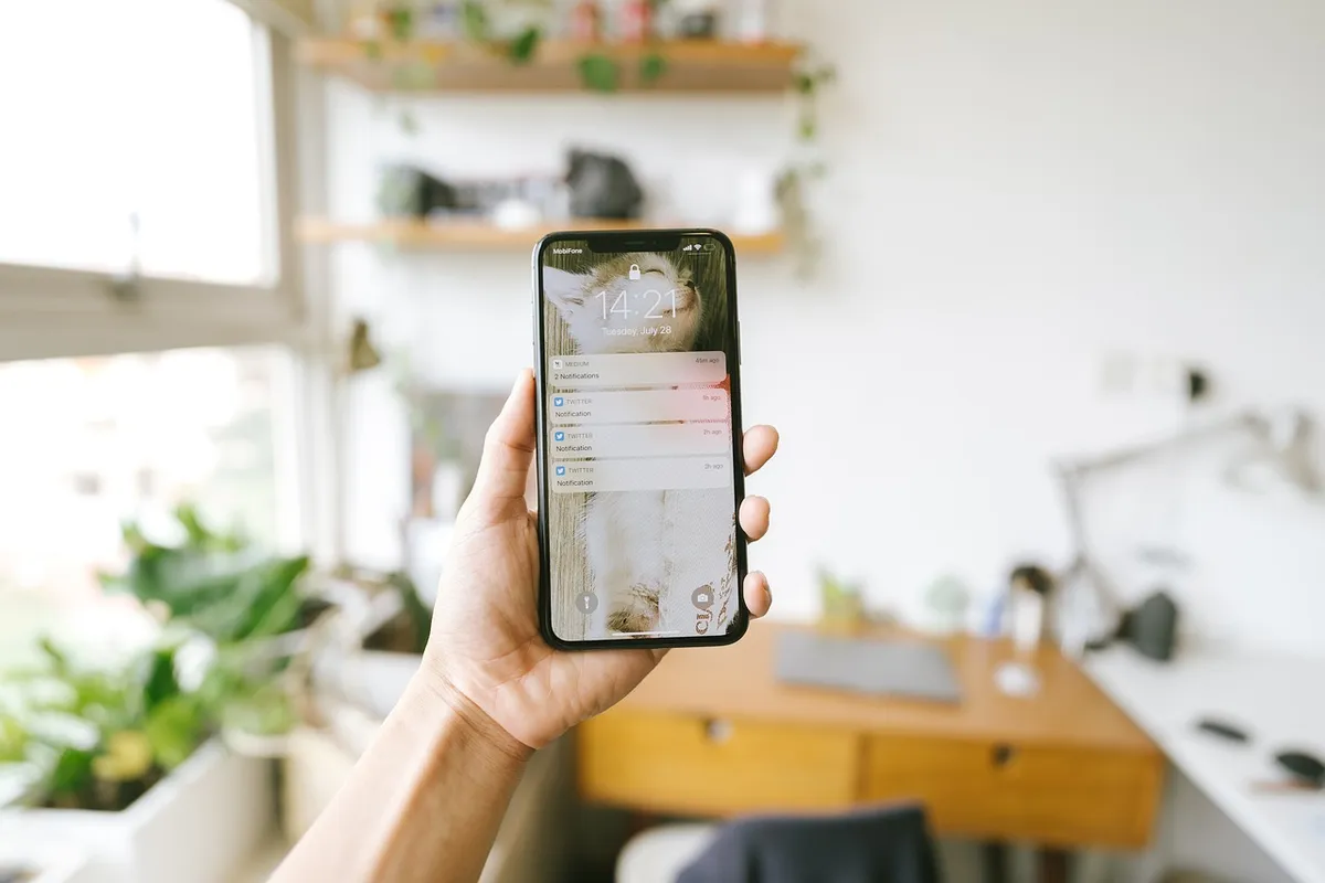 Automatyzacje bezpieczeństwa smart home: 10 gotowych scenariuszy z logiką
