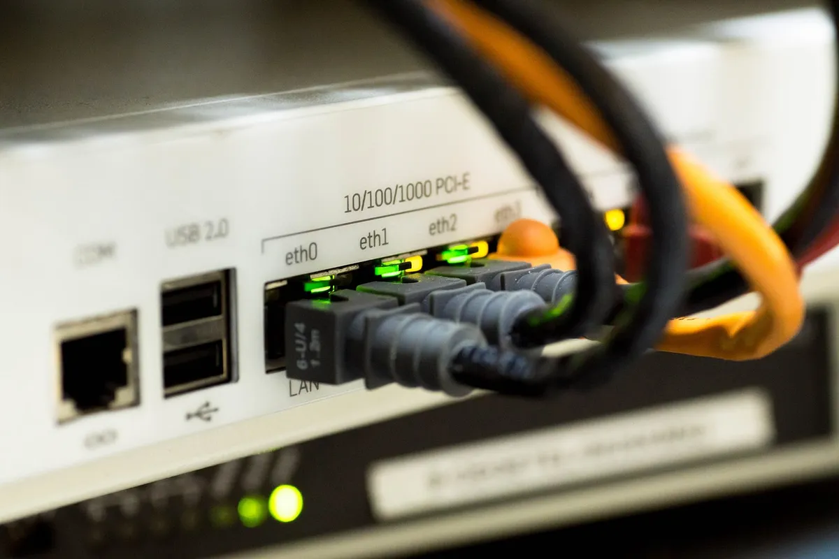 Jak znaleźć adres IP kamery? Lista DHCP, skaner sieci i narzędzia producentów