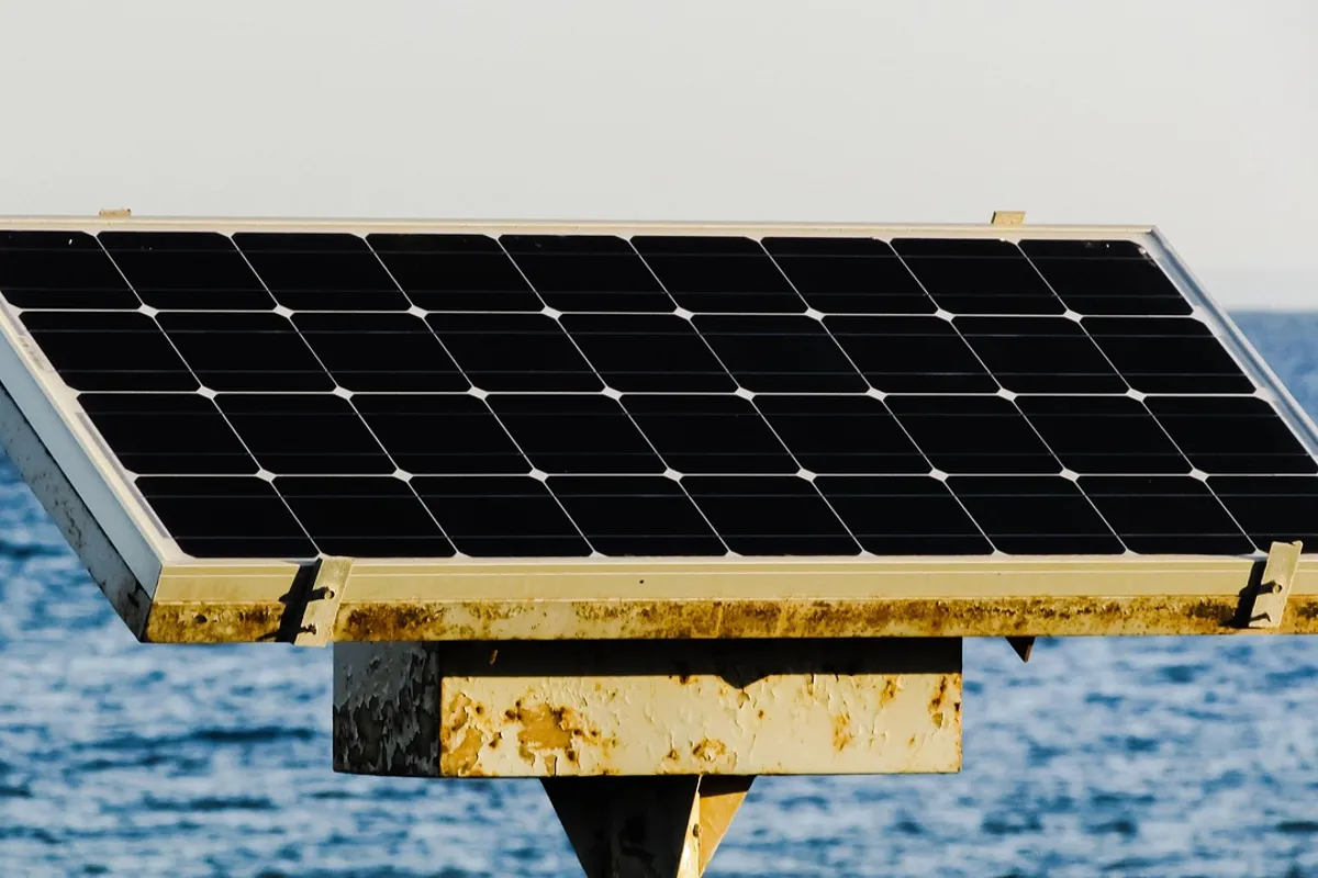 Kamera bez prądu: zasilanie bateryjne i solarne