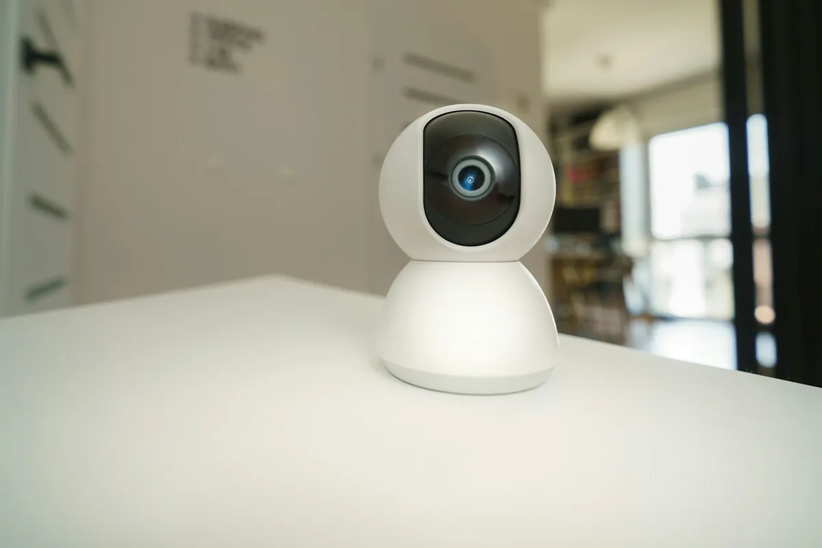 Kamera WiFi w praktyce: zasięg, pasma i stabilna praca