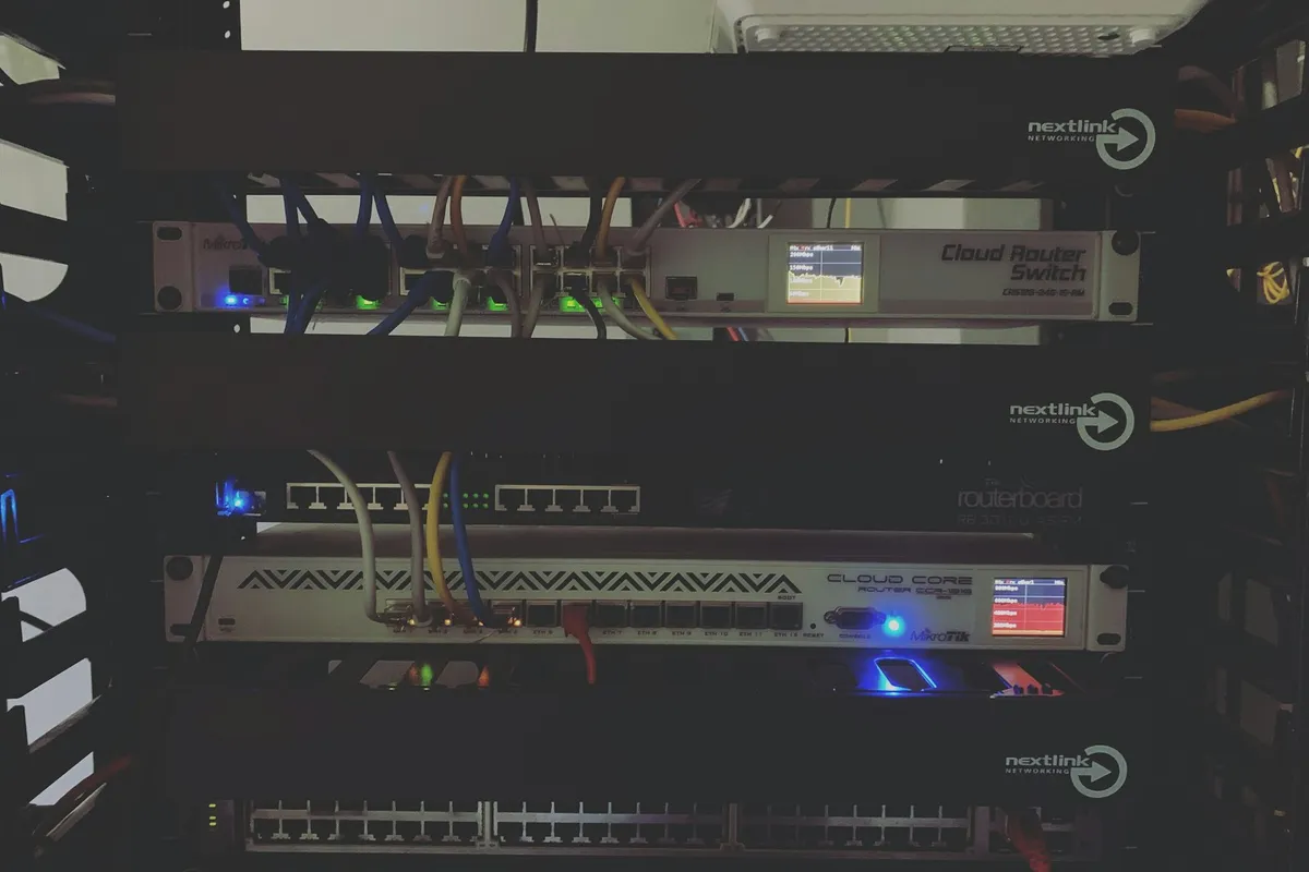 NVR czy DVR: co wybrać do monitoringu?