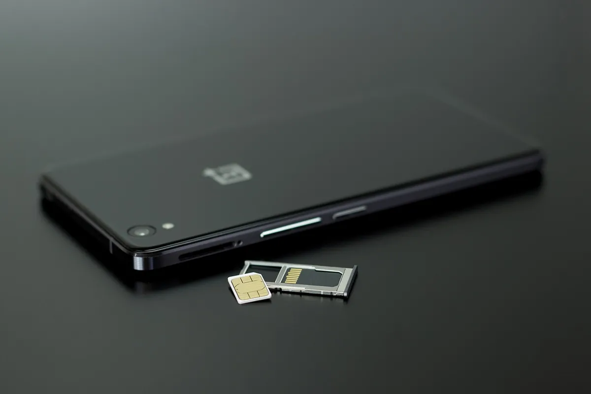 Powiadomienia GSM z alarmu: SMS, CLIP, push i transmisja do agencji