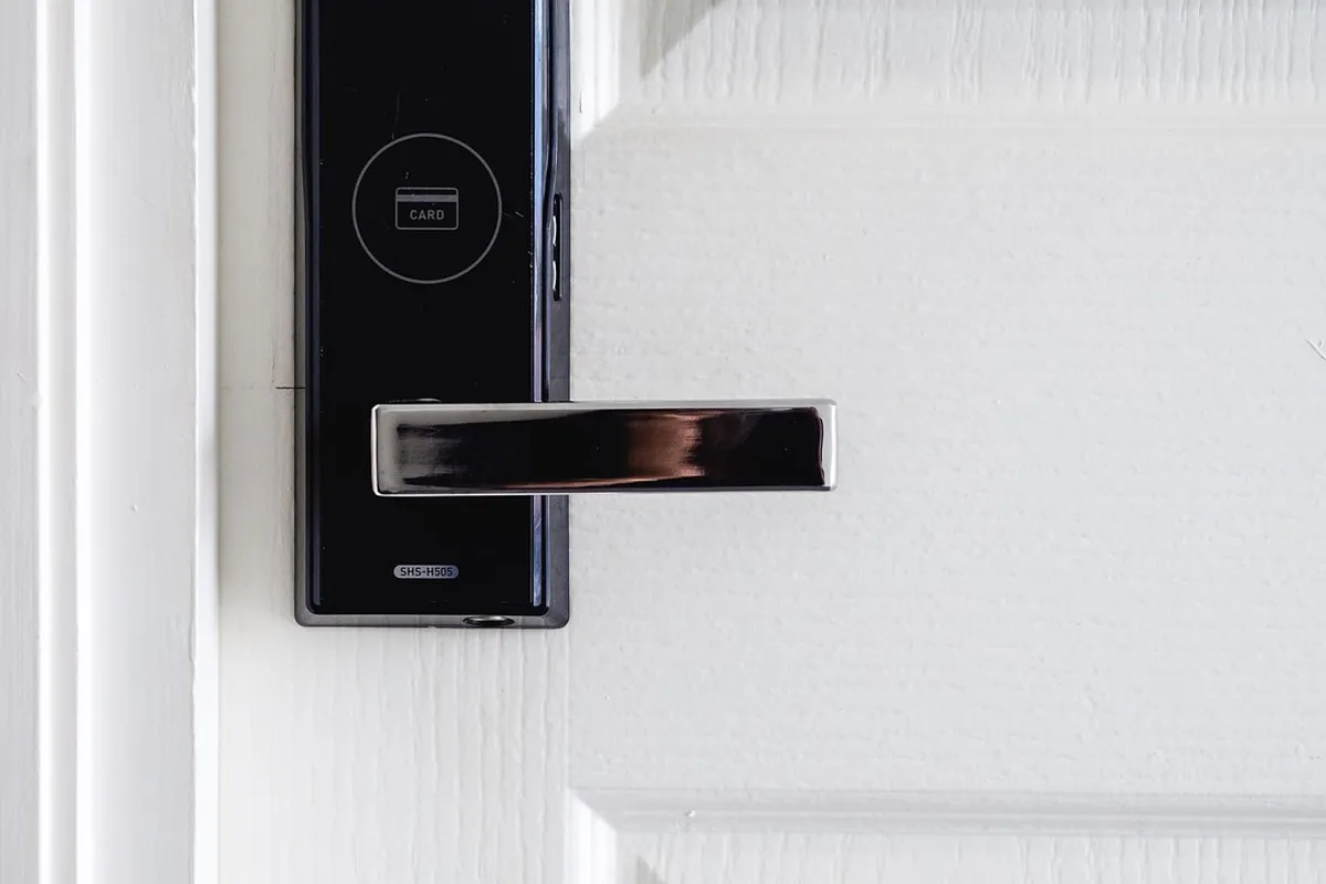 Smart lock: jak wybrać zamek elektroniczny